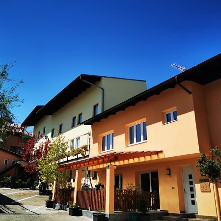Hotel Goldene Krone Mistelbach Esterno foto